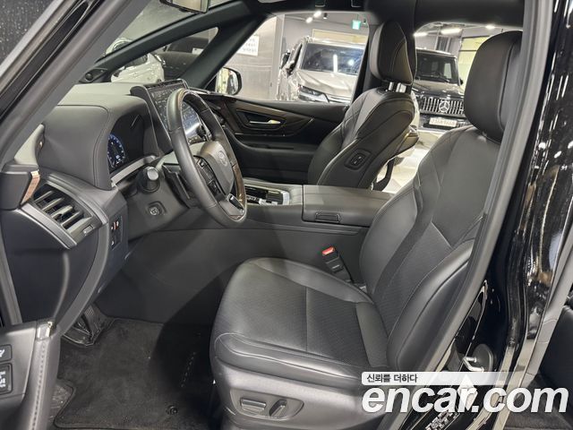Toyota Alphard — interior