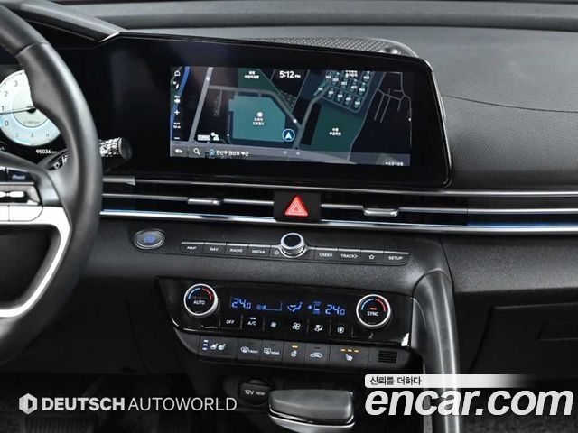 Hyundai Avante — interior
