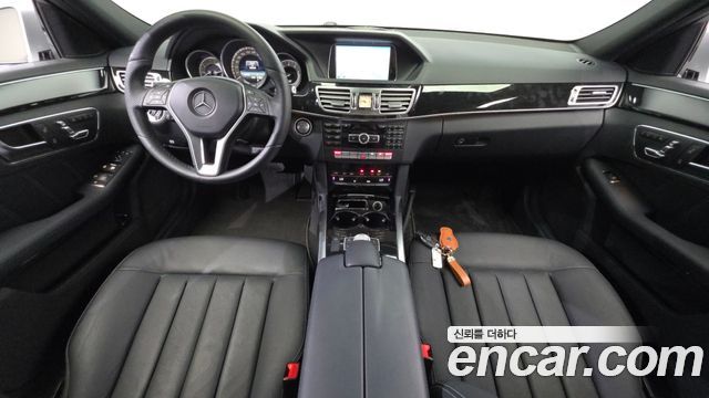 Mercedes-Benz E-Class — interior