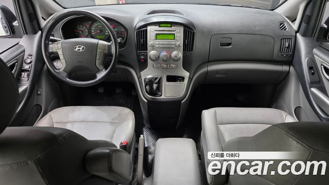 Hyundai Starex — interior