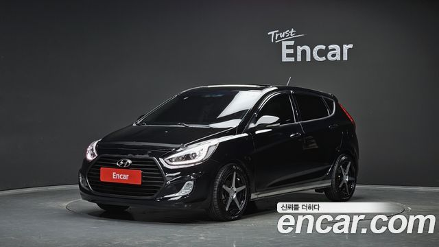 Hyundai Accent — exterior
