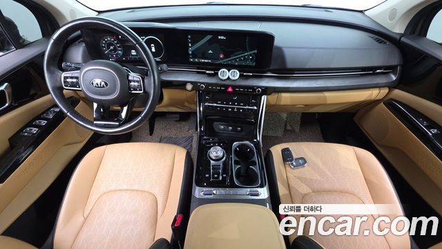 Kia Carnival — interior