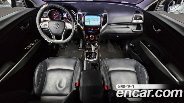 KG Mobility Tivoli — interior