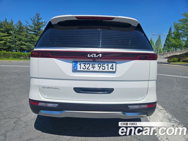 Kia Carnival — interior