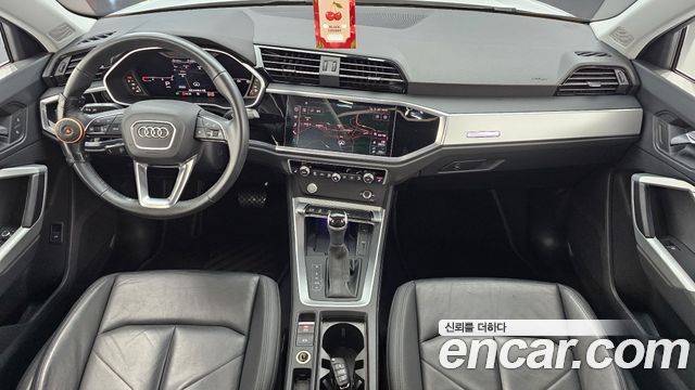 Audi Q3 — interior