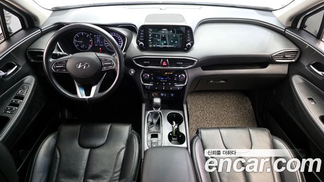 Hyundai Santa Fe — interior