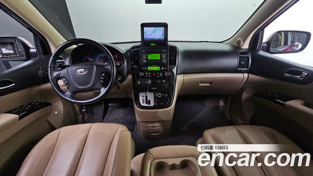 Kia Carnival — interior