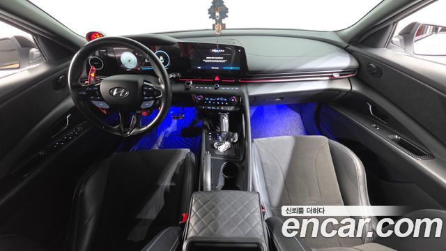 Hyundai Avante — interior