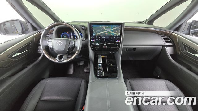 Toyota Alphard — interior