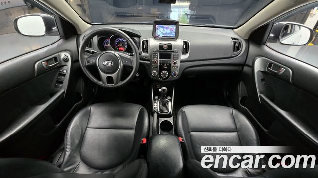 Kia Forte — interior