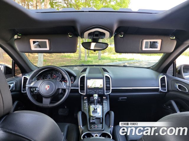 Porsche Cayenne — interior