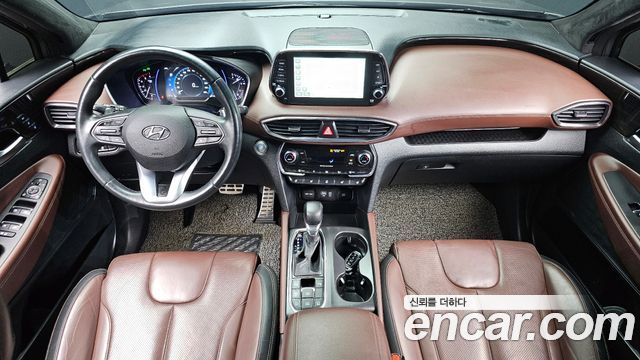Hyundai Santa Fe — interior