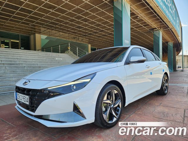 Hyundai Avante — exterior