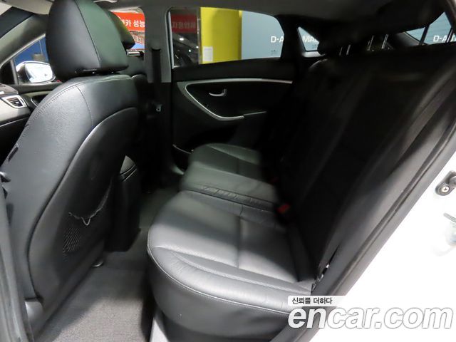 Hyundai i30 — interior