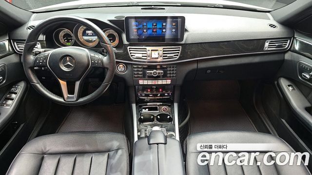 Mercedes-Benz E-Class — interior