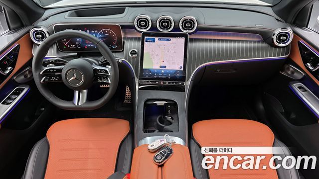 Mercedes-Benz GLC-Class — interior