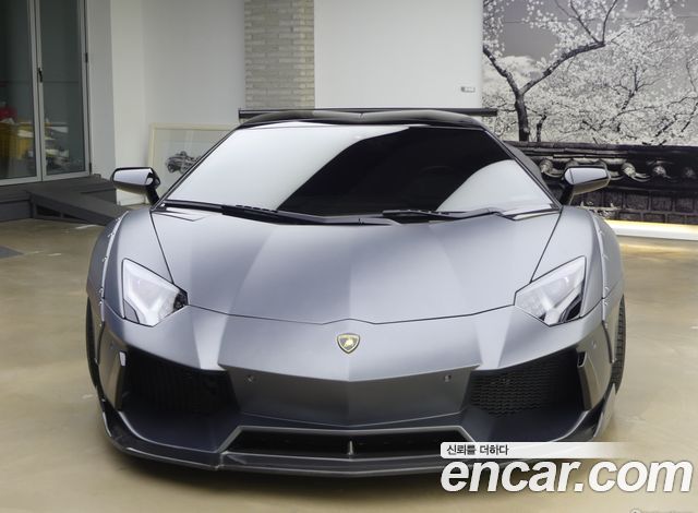 Lamborghini Aventador — exterior