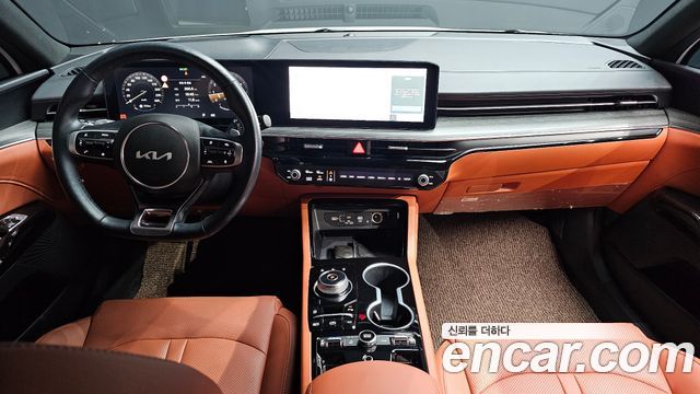 Kia K5 — interior