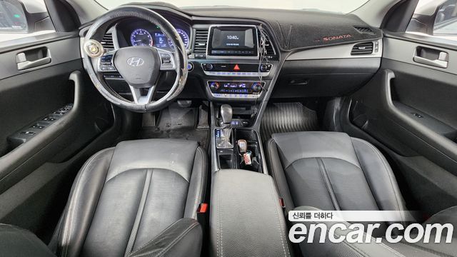 Hyundai Sonata — interior