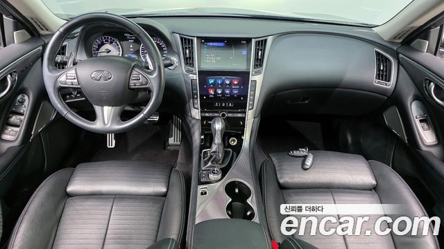 Infiniti Q50 — interior