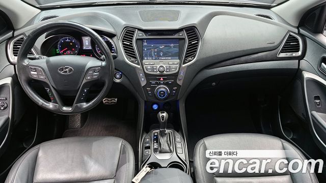 Hyundai Santa Fe — interior