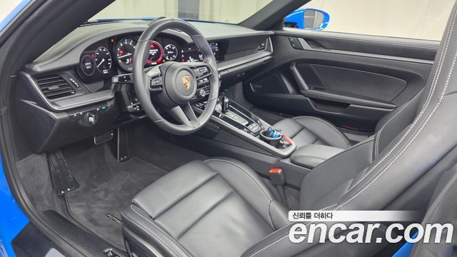 Porsche 911 — interior