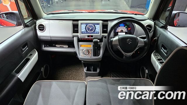 Suzuki Hustler — interior