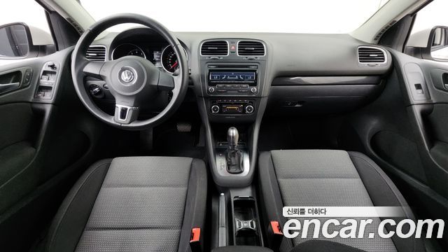 Volkswagen Golf — interior