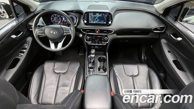 Hyundai Santa Fe — interior
