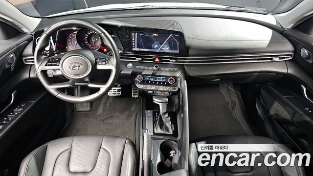 Hyundai Avante — interior