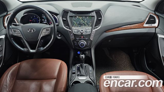 Hyundai Santa Fe — interior