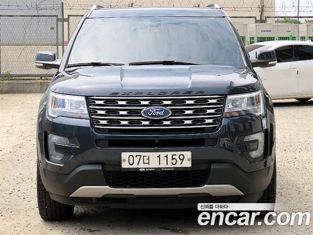 Ford Explorer — exterior