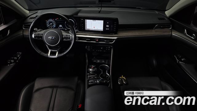 Kia K5 — interior