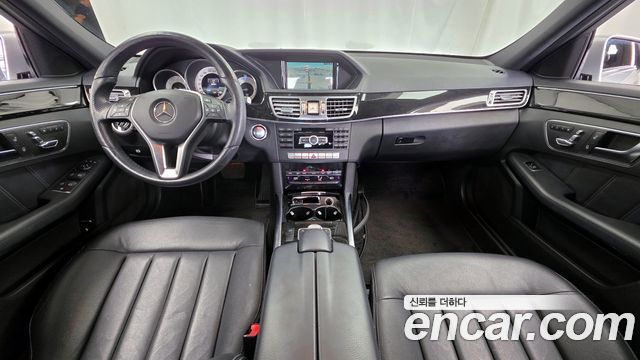 Mercedes-Benz E-Class — interior