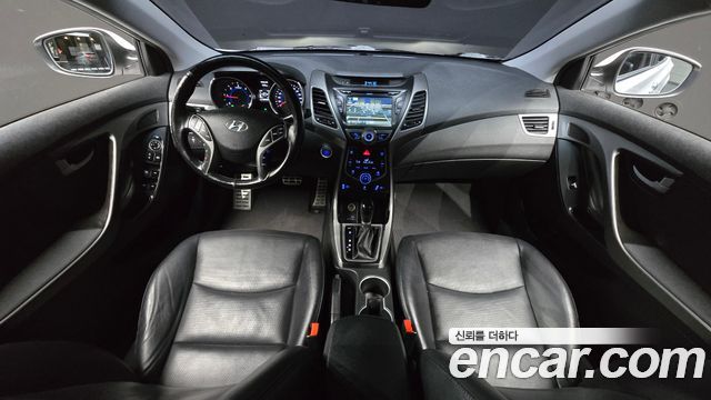 Hyundai Avante — interior