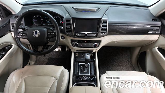 KG Mobility Rexton — interior