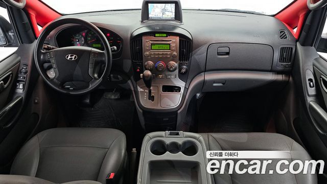 Hyundai Starex — interior