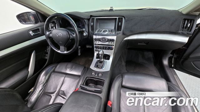 Infiniti G — interior