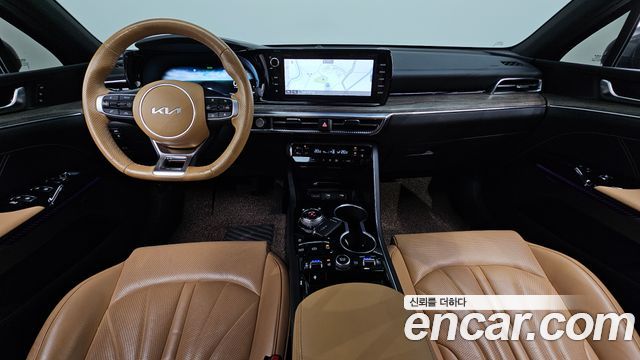 Kia K5 — interior