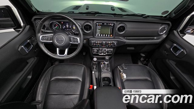 Jeep Wrangler — interior