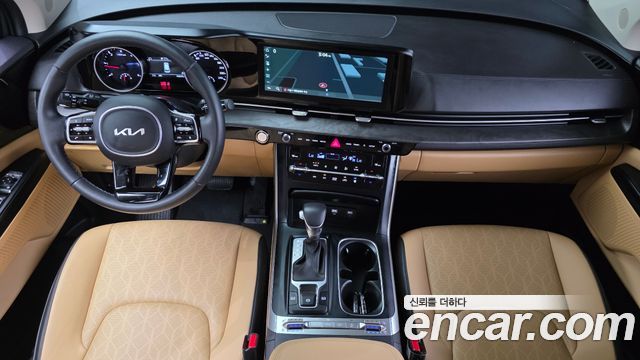 Kia Carnival — interior