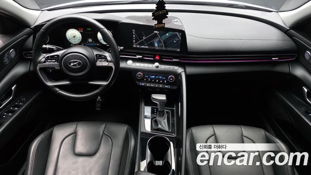 Hyundai Avante — interior