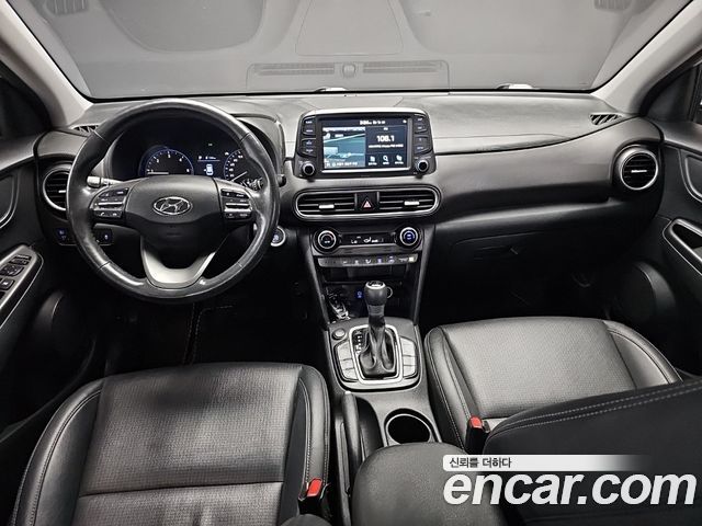 Hyundai Kona — interior