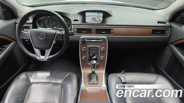 Volvo S80 — interior