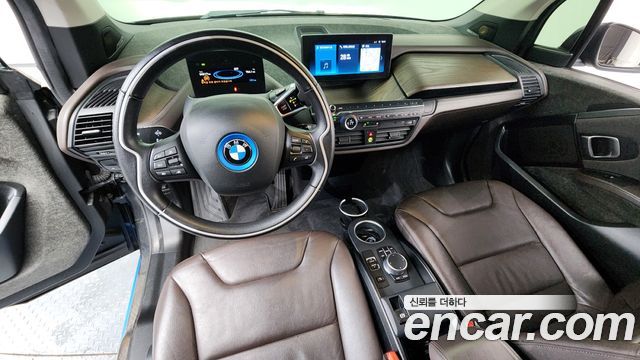BMW i3 — interior