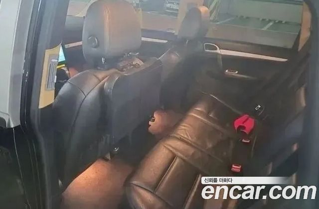 Porsche Cayenne — interior