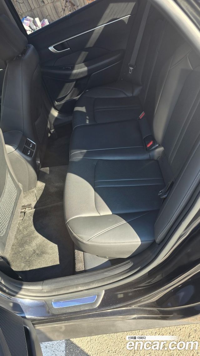 Hyundai Sonata — interior