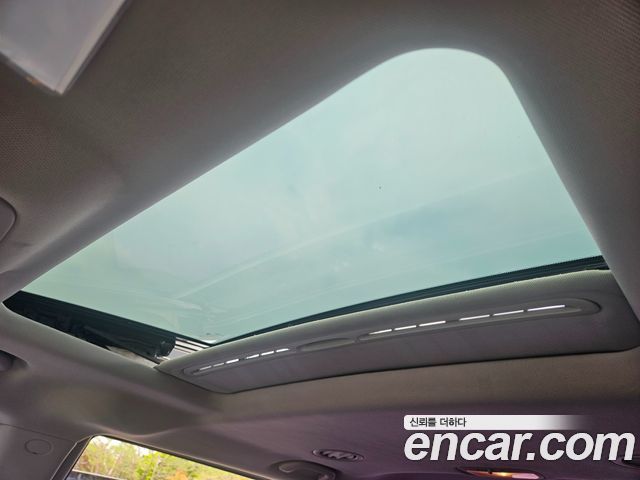 Kia Carnival — interior