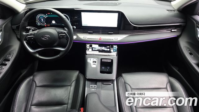 Hyundai Grandeur — interior