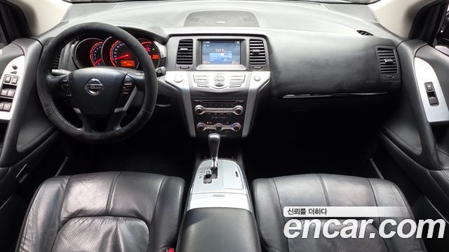 Nissan Murano — interior